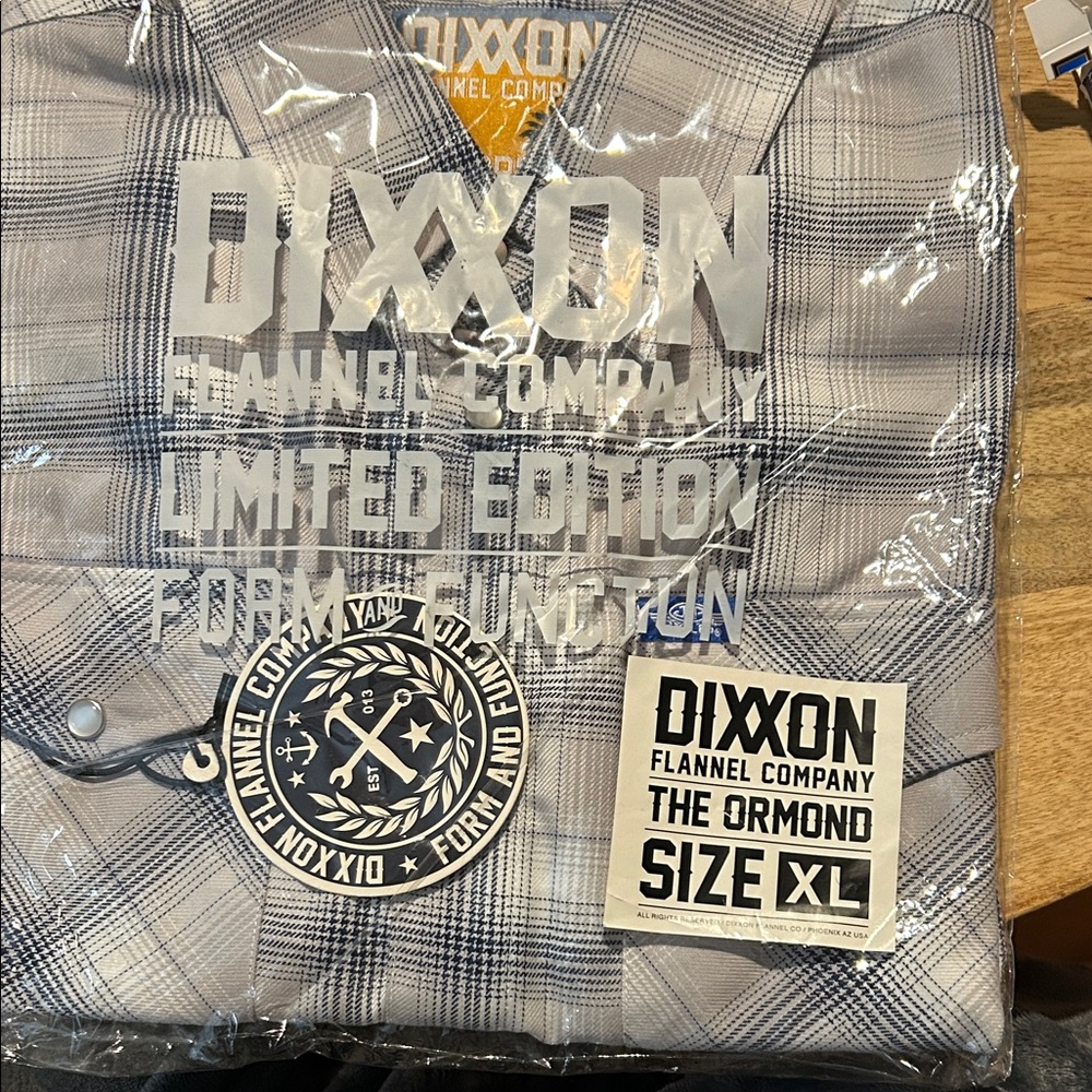 Men's Gray Shirt